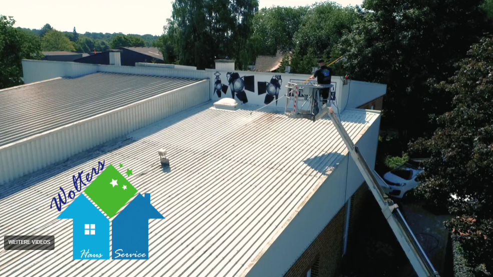 Video-Vorschau: Moos-Service von Sauberes Dach 24 im Einsatz